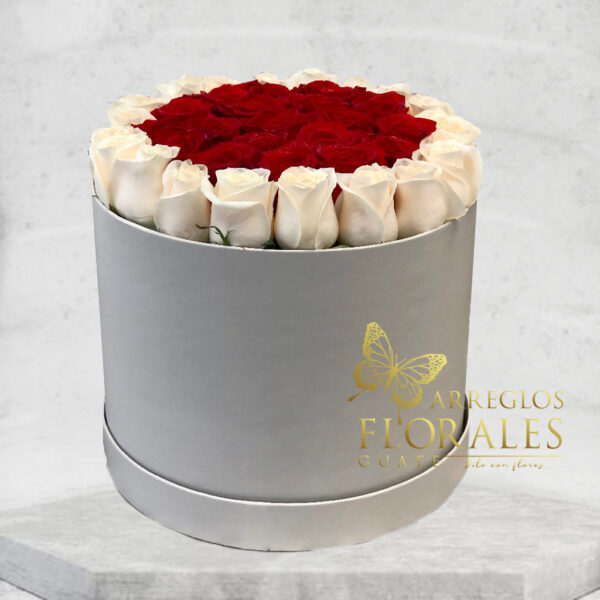 Arreglo floral de rosas en caja